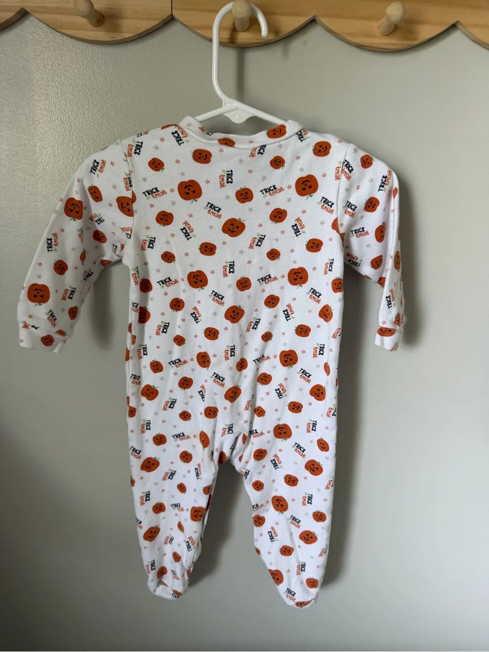 9M White Pumpkin Halloween Footed Snap Cotton Sleeper One-Piece